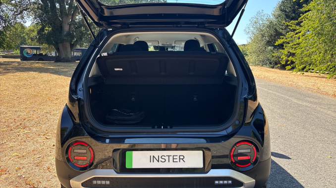Hyundai INSTER 85kW 01 49kWh 5dr Auto Electric Hatchback - Image 4